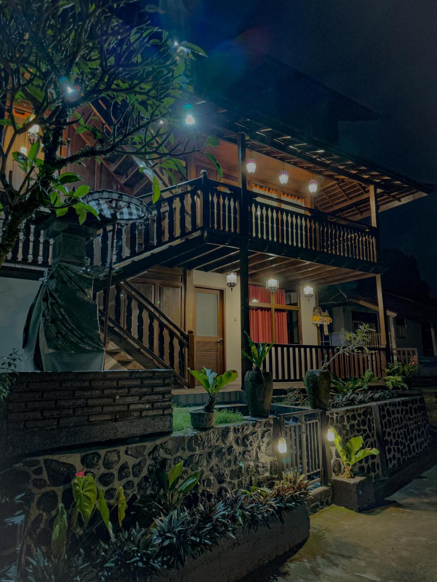 Munduk Tjeraki House Guest House Exterior photo